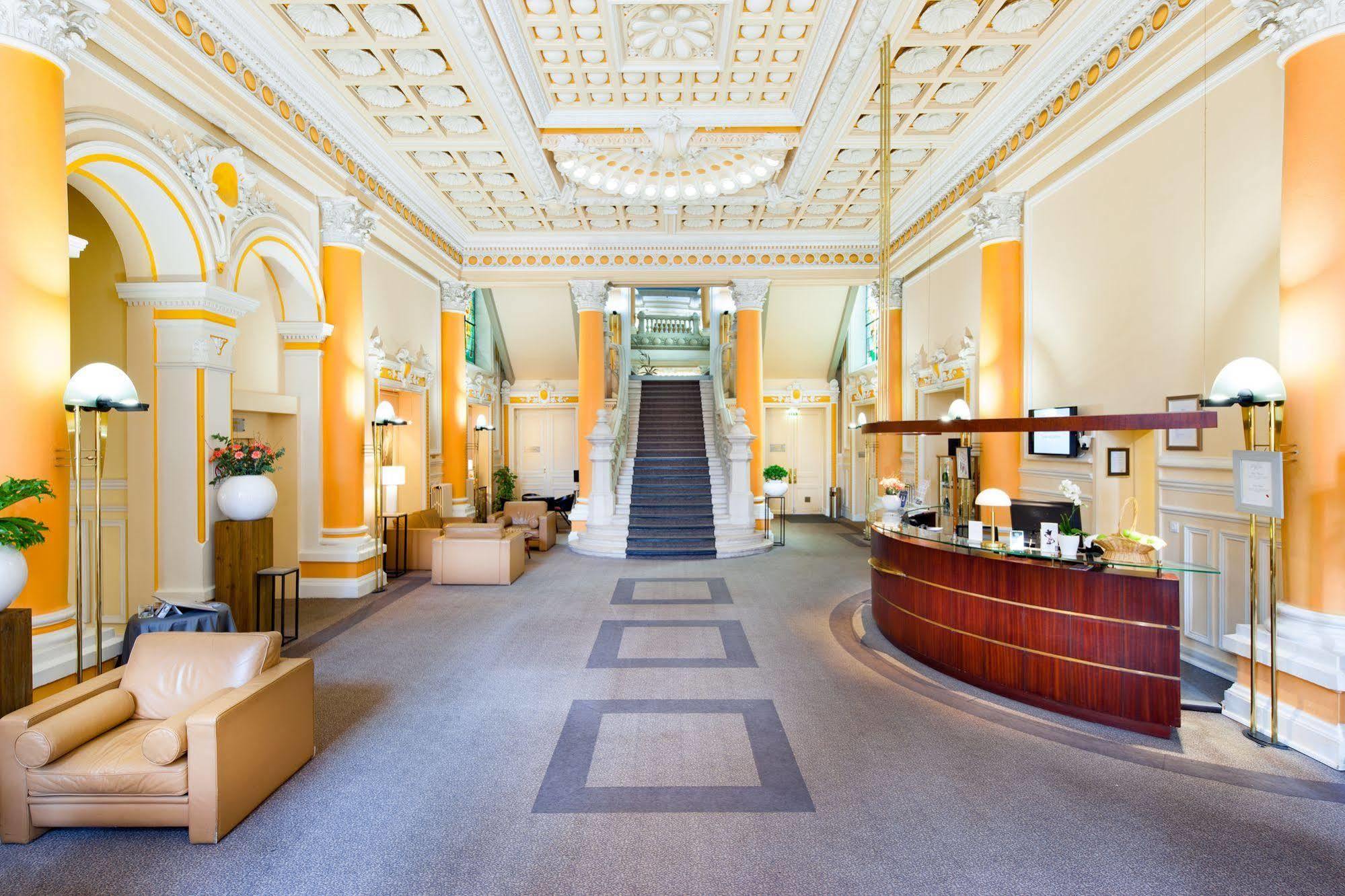 Grand Hotel Du Tonneau D'Or بلفور المظهر الخارجي الصورة